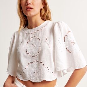 NWT Abercrombie	Women's Angel Sleeve Embroidered Tee